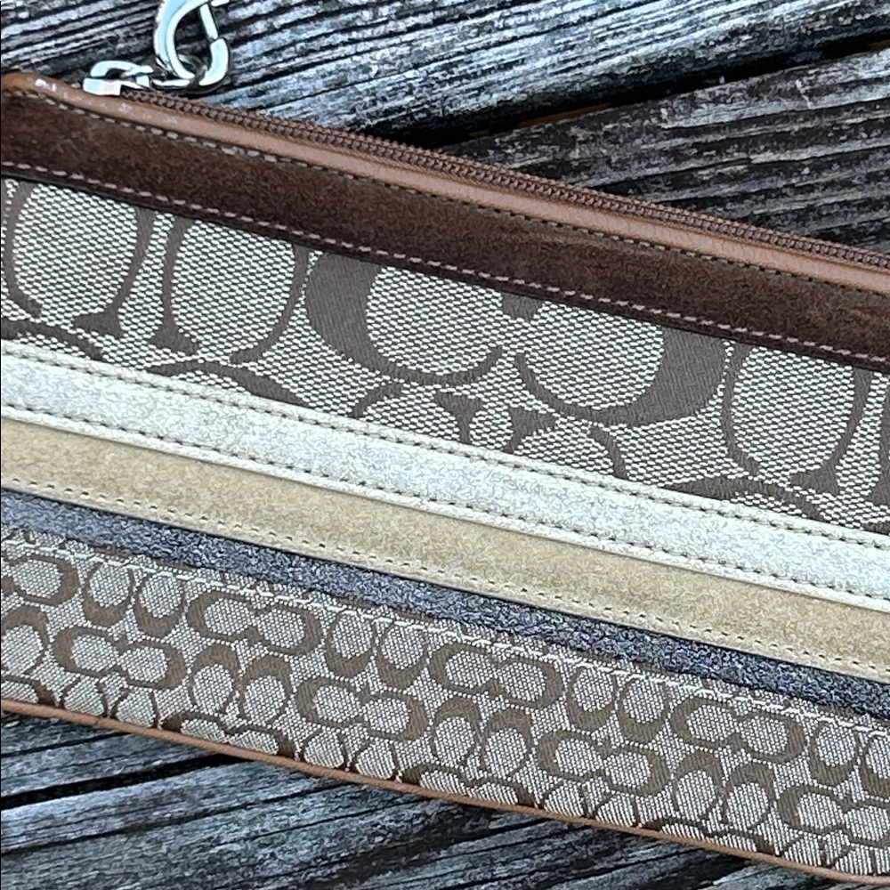 Coach Signature Patchwork Stripe Wristlet Clutch Brown Tan Canvas Y2K - Picture 4 of 9